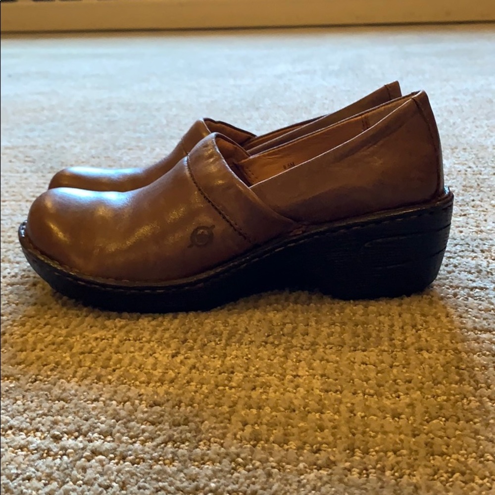 NWT Born Clogs